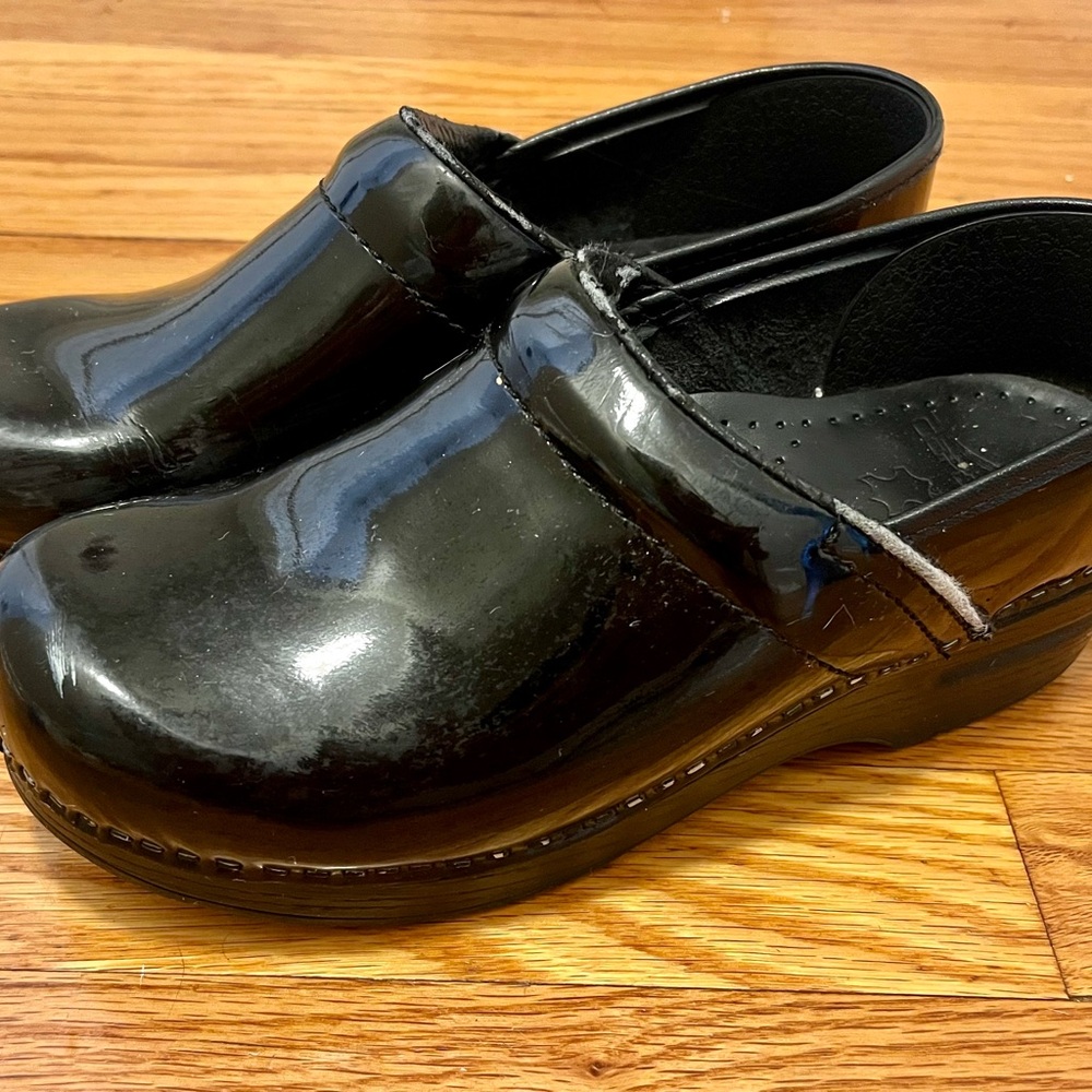 Danskin Black Patent Leather Clogs
